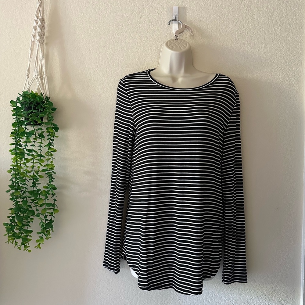 2/$20 - Old Navy Black and White Striped Long Sleeve Top